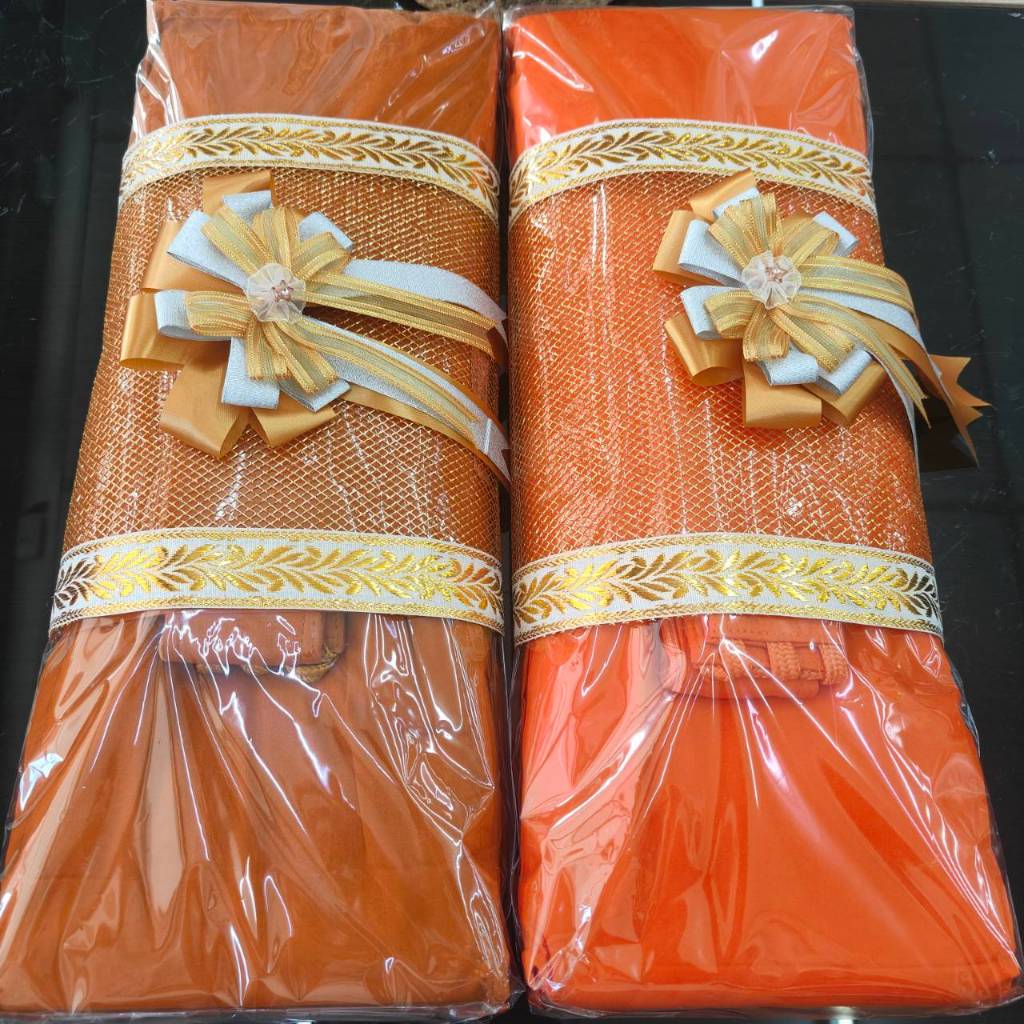 ชุดสังฆทาน เศรษฐีอิ่มบุญ 1 ชุด มี 2 ชิ้น บาตรสแตนเลสครบชุด/ผ้าไตรครอง 5 ขันธ์ มัสลิน ขนาด 1.90 ม. ครบชุด (ราคาชุดละ)